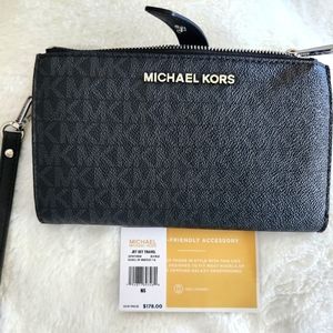 Black Michael Kors Jet Set Clutch